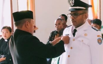 Camat Rote Barat Daya, Lantik Matheos Bessie, S.E. Sebagai Pj. Kepala Desa Lekik.