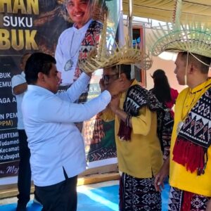 Lembaga Adat Suku Mooyumbuk Dikukuhkan, Meksi Mooy Pimpin Periode 2026–2031
