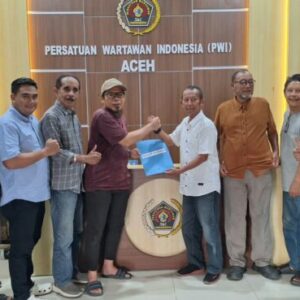 Sayuti Achmad Ambil Formulir Bakal Calon Ketua PWI Aceh 2026-2031